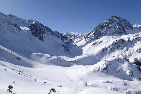 Raquettes à la Mongie balade en raquettes à la mongie hautes pyrénées